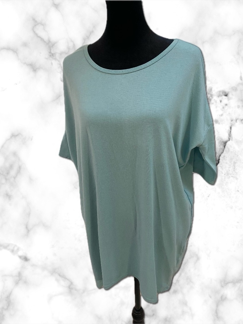 LuLaRoe Relaxed Scoop Neck Short Sleeve Top in Mint